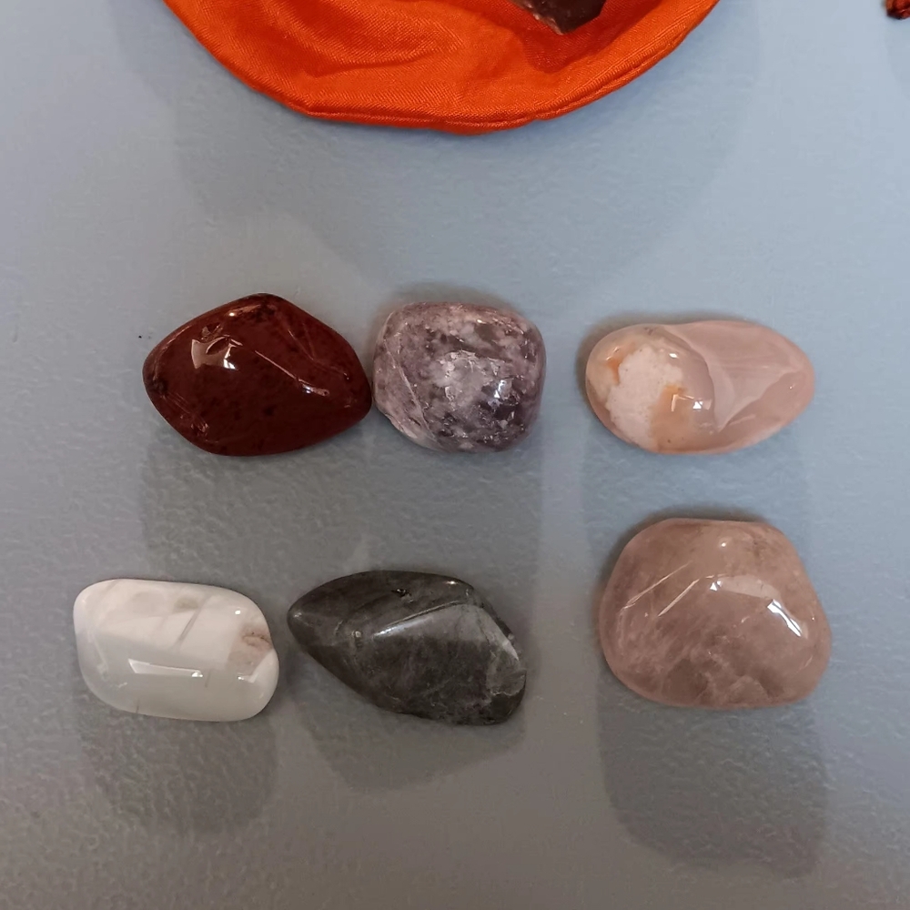 6 Assorted Crystal with  Pouch - Picture 3 of 3